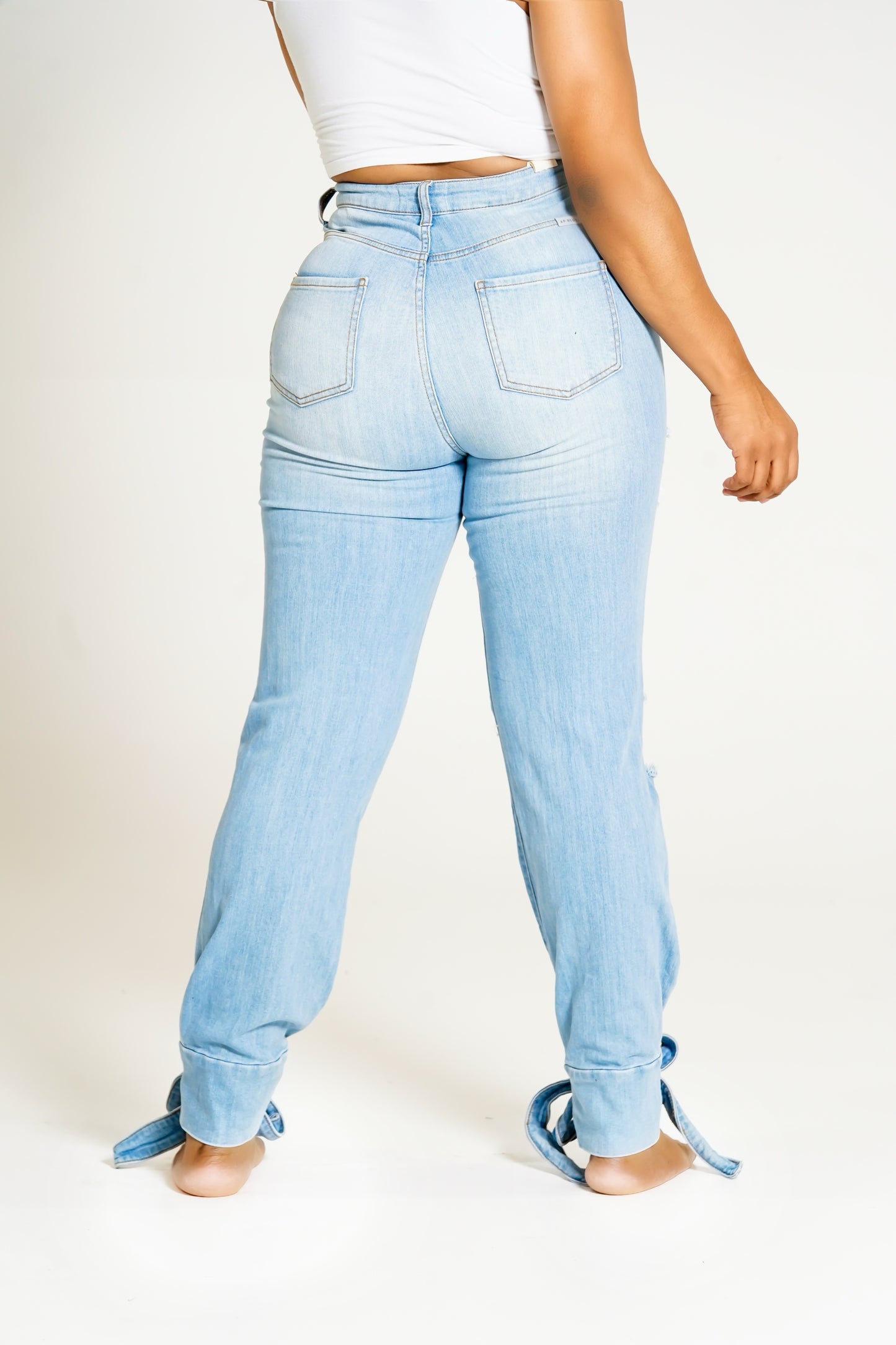 High Rise Ankle Tied Jeans w/Destruction